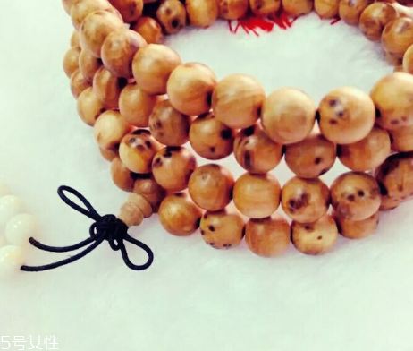 崖柏手串女人能帶嗎？崖柏手串適合女生戴嗎？
