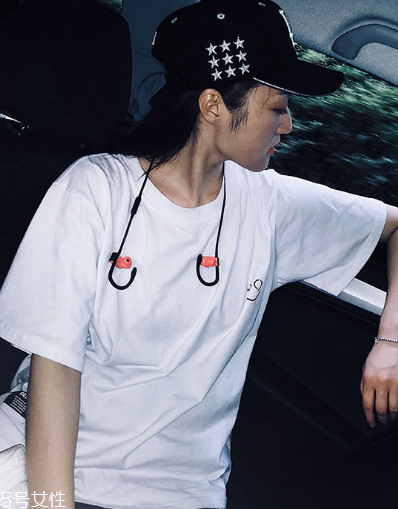 夏天買(mǎi)衣服注意什么？三大原則不能忽略