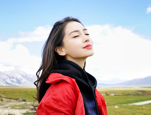 燙發(fā)一般多少錢？燙發(fā)價(jià)位防被坑指南