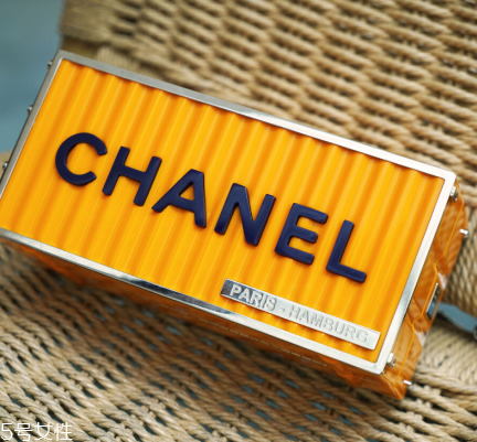 chanel集裝箱多少錢(qián)？香奈兒集裝箱包包正品價(jià)格