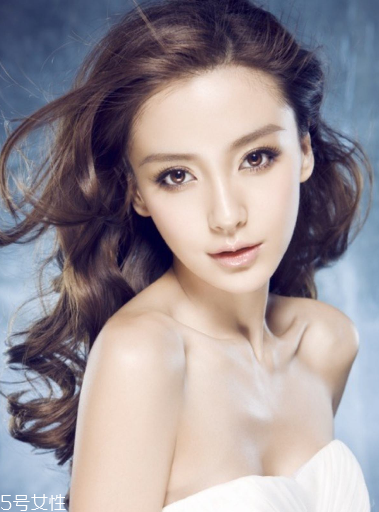 燙發(fā)不染色好看嗎？只燙不染也能美美的