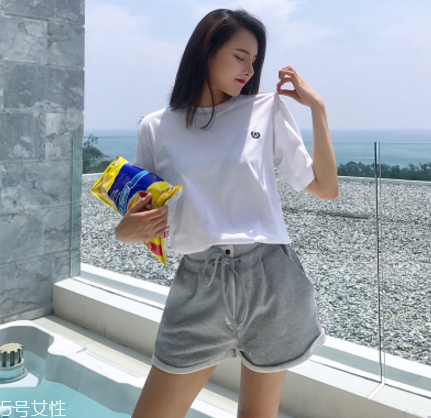 不會(huì)穿衣服搭配怎么辦？有這三樣就夠了
