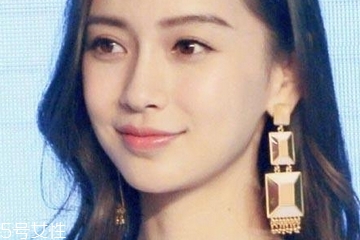 染發(fā)長(zhǎng)出黑發(fā)怎么辦？補(bǔ)色來幫你