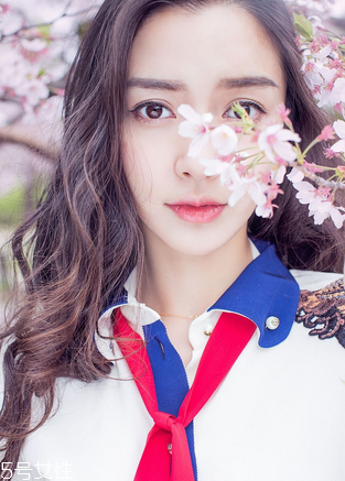 染發(fā)長(zhǎng)出黑發(fā)怎么辦？補(bǔ)色來幫你
