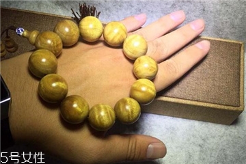金絲楠手串價(jià)格多少 要看具體種類(lèi)