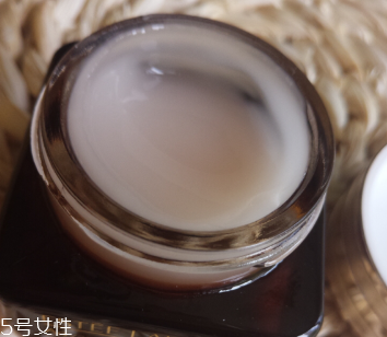 雅詩蘭黛抗藍(lán)光眼霜怎么用 定制用法修護更深入