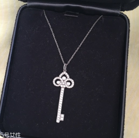 鉑金項(xiàng)鏈洗澡可以戴嗎 會有一定影響