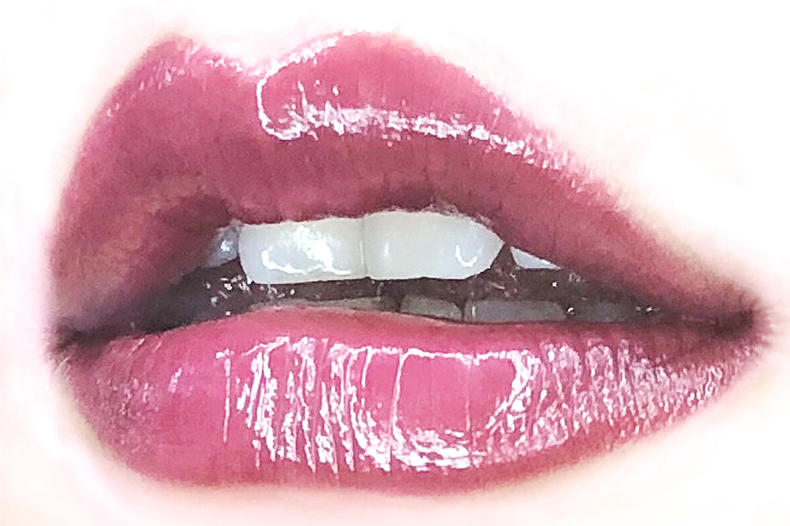 美寶蓮小燈管夏日限量版全試色 小燈管2018新色上嘴圖 美寶蓮小燈管夏日限量版全試色 小燈管2018新色上嘴圖