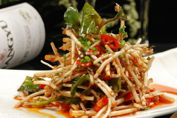 魚(yú)腥草有什么作用 用處很多