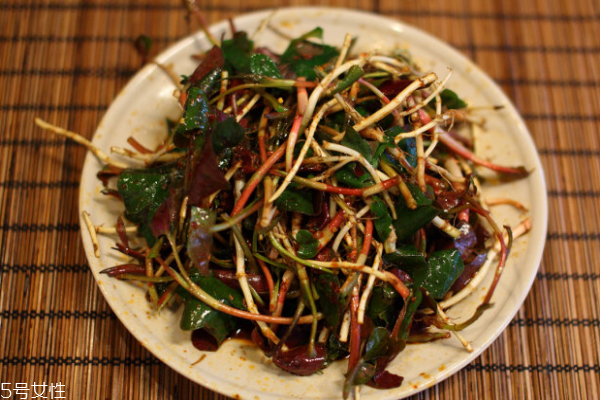 魚(yú)腥草有什么作用 用處很多