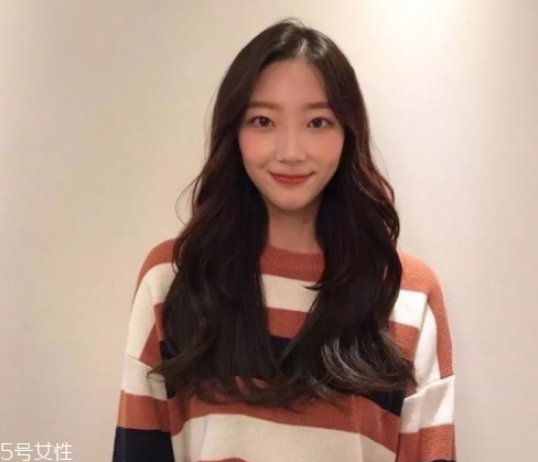 臉大適合什么劉海 臉大劉海發(fā)型圖片女 臉大適合什么劉海 臉大劉海發(fā)型圖片女