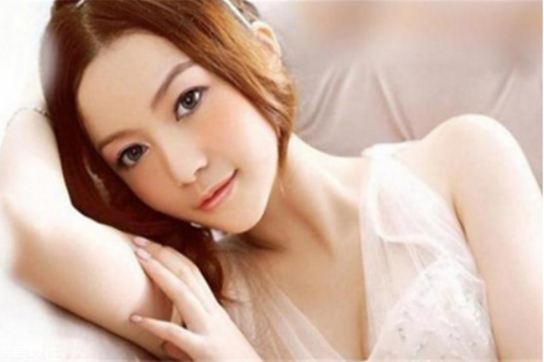 油性皮膚喜歡掉妝，小編來教你怎么辦