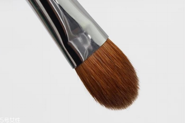 怎么挑選眼影刷 3個(gè)維度挑對眼影刷