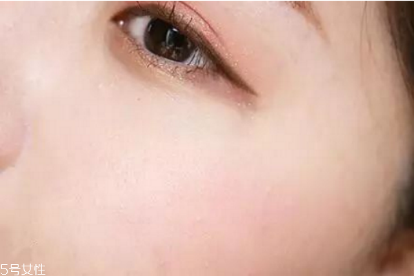 圓臉適合什么妝容 讓你的大臉變成小臉 圓臉適合什么妝容 讓你的大臉變成小臉