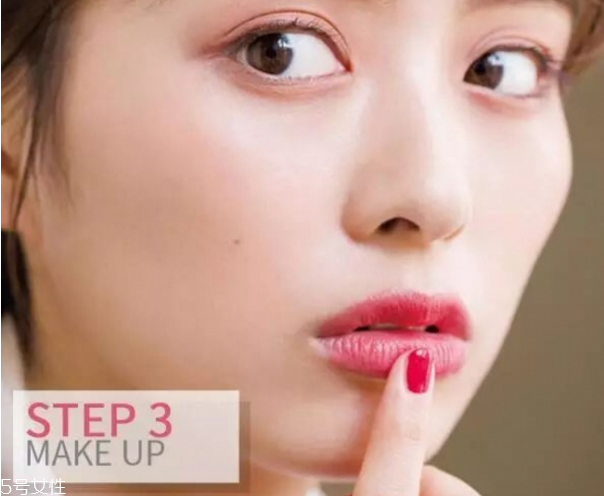 圓臉適合什么妝容 讓你的大臉變成小臉 圓臉適合什么妝容 讓你的大臉變成小臉