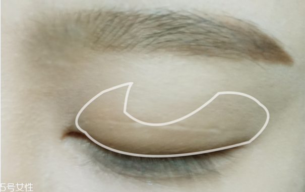 圓臉適合什么妝容 讓你的大臉變成小臉 圓臉適合什么妝容 讓你的大臉變成小臉