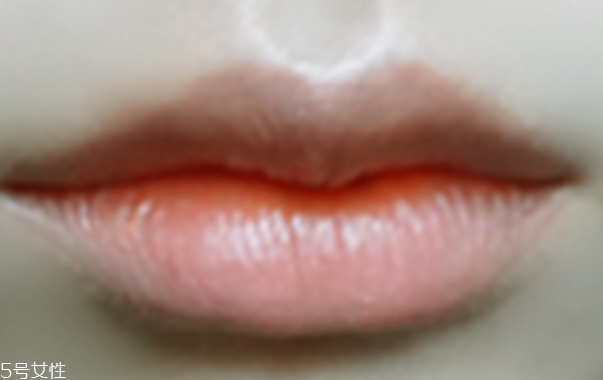 圓臉適合什么妝容 讓你的大臉變成小臉 圓臉適合什么妝容 讓你的大臉變成小臉