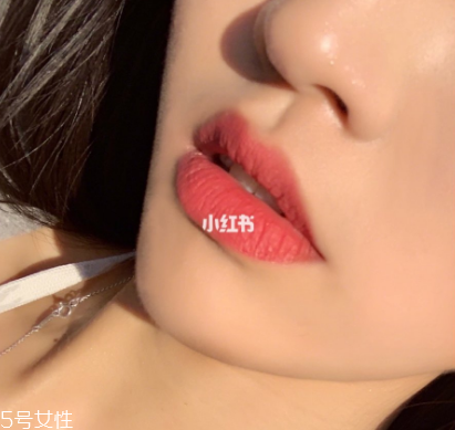 ysl新品細(xì)方管12號色是什么顏色 ysl細(xì)方管12號色試色
