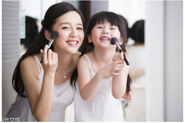 睡覺(jué)前做好這幾點(diǎn)，美白更有效哦