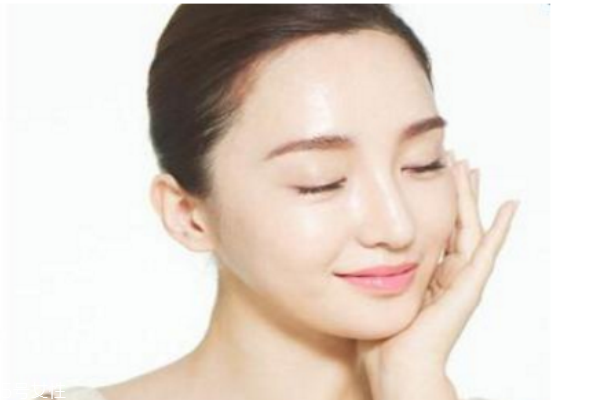 想變白富美，先學會這些美白技巧