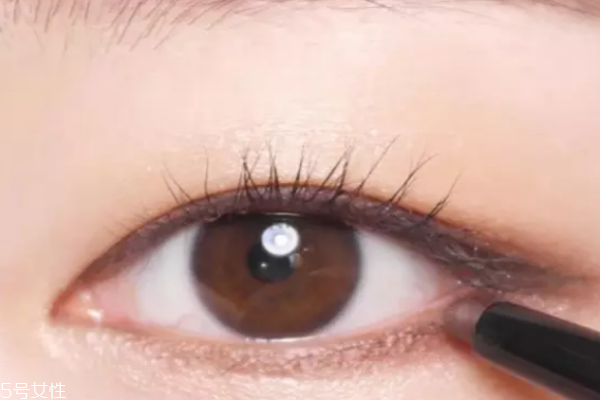隱形眼線怎么畫(huà) 3步驟畫(huà)好隱形眼線