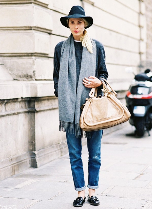 冬季圍巾怎么搭配衣服 冬季圍巾搭配圖片 冬季圍巾怎么搭配衣服 冬季圍巾搭配圖片