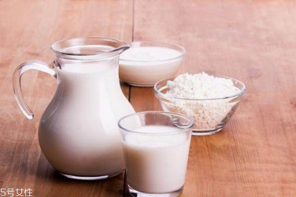 牛奶什么時候喝最好 每天堅(jiān)持喝牛奶的好處