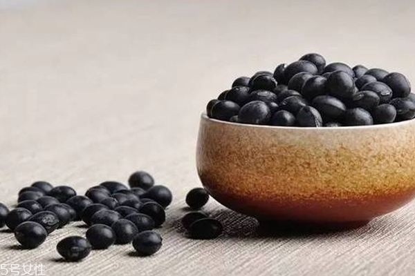 多吃黑豆頭發(fā)能變黑嗎 沒(méi)有科學(xué)根據(jù)