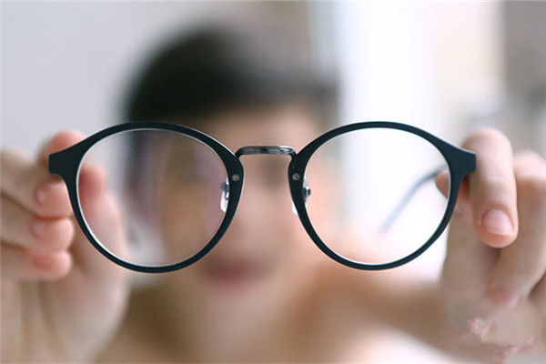 如何有效控制近視？視光師護眼4重點