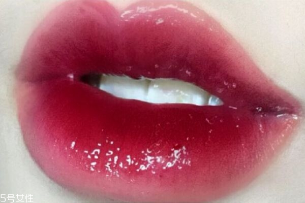 口紅怎么疊涂不會臟 口紅疊涂順序 口紅怎么疊涂不會臟 口紅疊涂順序