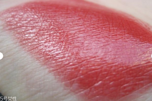 歐萊雅rb301是什么顏色 歐萊雅金管口紅rb301試色 歐萊雅rb301是什么顏色 歐萊雅金管口紅rb301試色