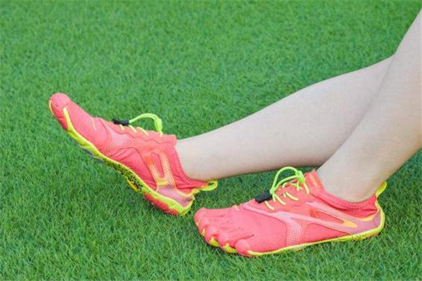 五指鞋的好處和壞處 運(yùn)動(dòng)更舒適 五指鞋的好處和壞處 運(yùn)動(dòng)更舒適