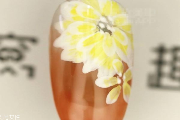 暈染美甲怎么做 夢(mèng)幻星座美甲教程 暈染美甲怎么做 夢(mèng)幻星座美甲教程
