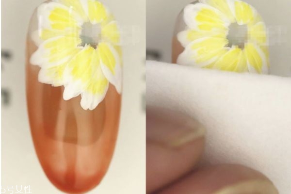 暈染美甲怎么做 夢(mèng)幻星座美甲教程 暈染美甲怎么做 夢(mèng)幻星座美甲教程