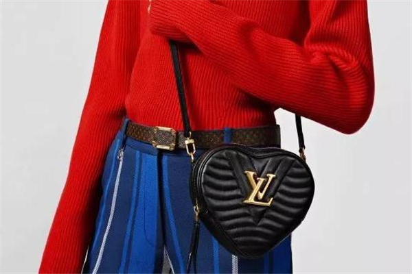 2019lv情人節(jié)限定愛(ài)心包包多少錢 兩款價(jià)格不同
