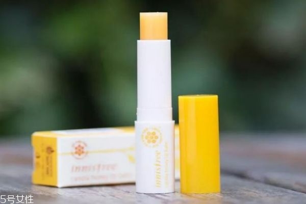 潤(rùn)唇膏哪個(gè)好用 無(wú)色潤(rùn)唇膏有哪些 潤(rùn)唇膏哪個(gè)好用 無(wú)色潤(rùn)唇膏有哪些