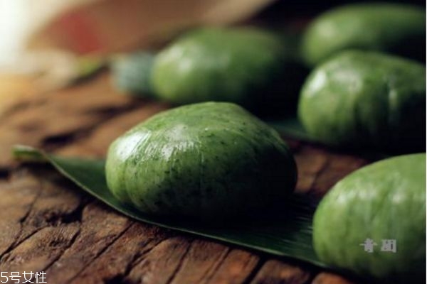 青團凍硬了怎么辦 保質(zhì)期長的青團別購買 青團凍硬了怎么辦 保質(zhì)期長的青團別購買