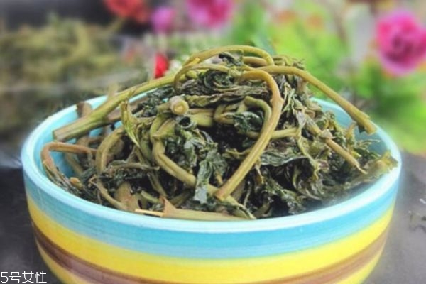 香椿不能和什么一起吃 香椿的家常做法 香椿不能和什么一起吃 香椿的家常做法