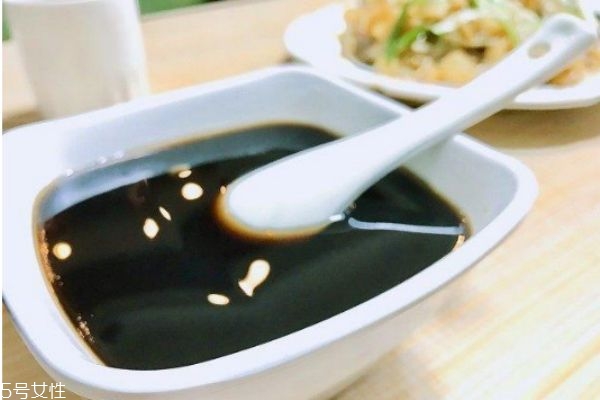 龜苓膏怎么樣 龜苓膏的功效與作用 龜苓膏怎么樣 龜苓膏的功效與作用