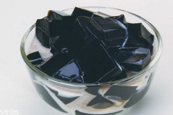 龜苓膏多久吃一次比較好 吃龜苓膏的好處和壞處 龜苓膏多久吃一次比較好 吃龜苓膏的好處和壞處