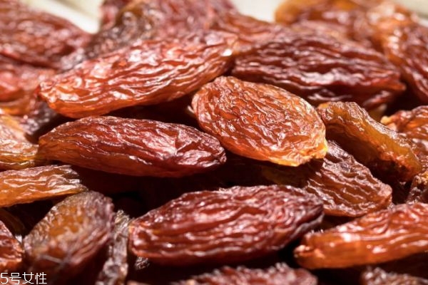 新疆葡萄干價(jià)格多少錢(qián)一斤 新疆葡萄干黑加侖 新疆葡萄干價(jià)格多少錢(qián)一斤 新疆葡萄干黑加侖