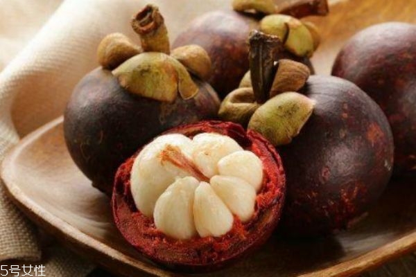 山竹有點(diǎn)黃能吃嗎 最好不要吃了 山竹有點(diǎn)黃能吃嗎 最好不要吃了