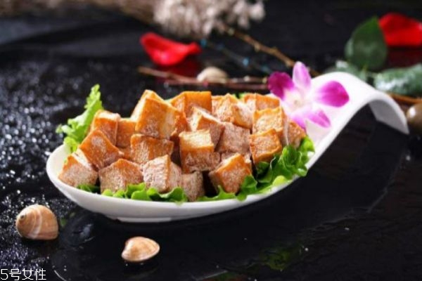 魚豆腐吃多了對身體好嗎 魚豆腐的危害 魚豆腐吃多了對身體好嗎 魚豆腐的危害