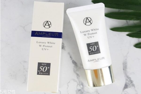 防曬霜要涂多少的量 防曬涂抹方法 防曬霜要涂多少的量 防曬涂抹方法