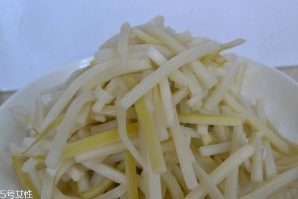 酸筍有什么營(yíng)養(yǎng)價(jià)值 酸筍的功效與作用 酸筍有什么營(yíng)養(yǎng)價(jià)值 酸筍的功效與作用