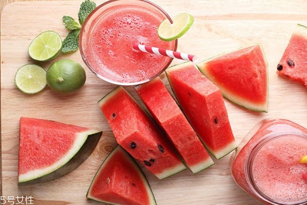 減肥能吃西瓜嗎 西瓜有利于減肥 減肥能吃西瓜嗎 西瓜有利于減肥
