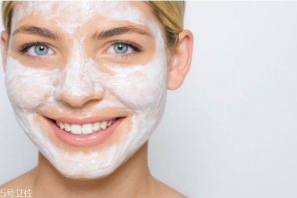 清潔面膜能代替去角質(zhì)嗎 兩者有區(qū)別 清潔面膜能代替去角質(zhì)嗎 兩者有區(qū)別
