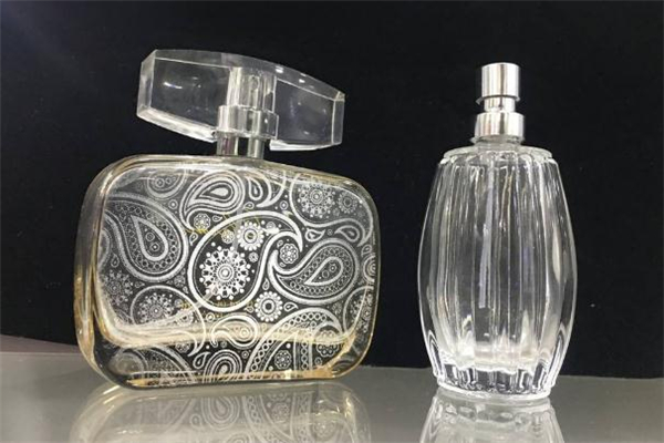 香水瓶屬于什么垃圾 香水瓶是有害垃圾嗎 香水瓶屬于什么垃圾 香水瓶是有害垃圾嗎