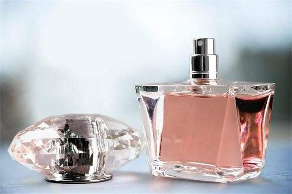 香水瓶屬于什么垃圾 香水瓶是有害垃圾嗎 香水瓶屬于什么垃圾 香水瓶是有害垃圾嗎
