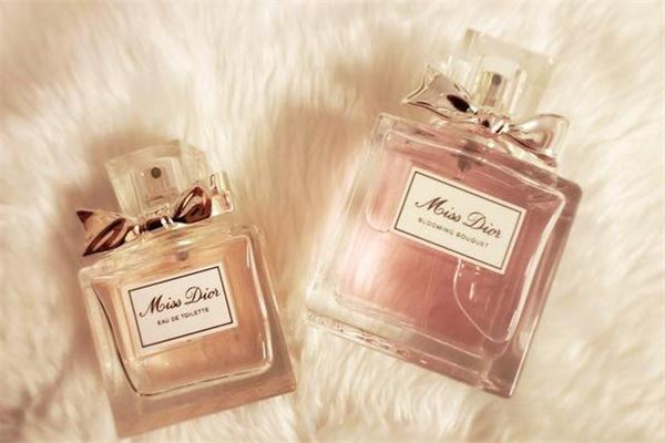 香水瓶屬于什么垃圾 香水瓶是有害垃圾嗎 香水瓶屬于什么垃圾 香水瓶是有害垃圾嗎